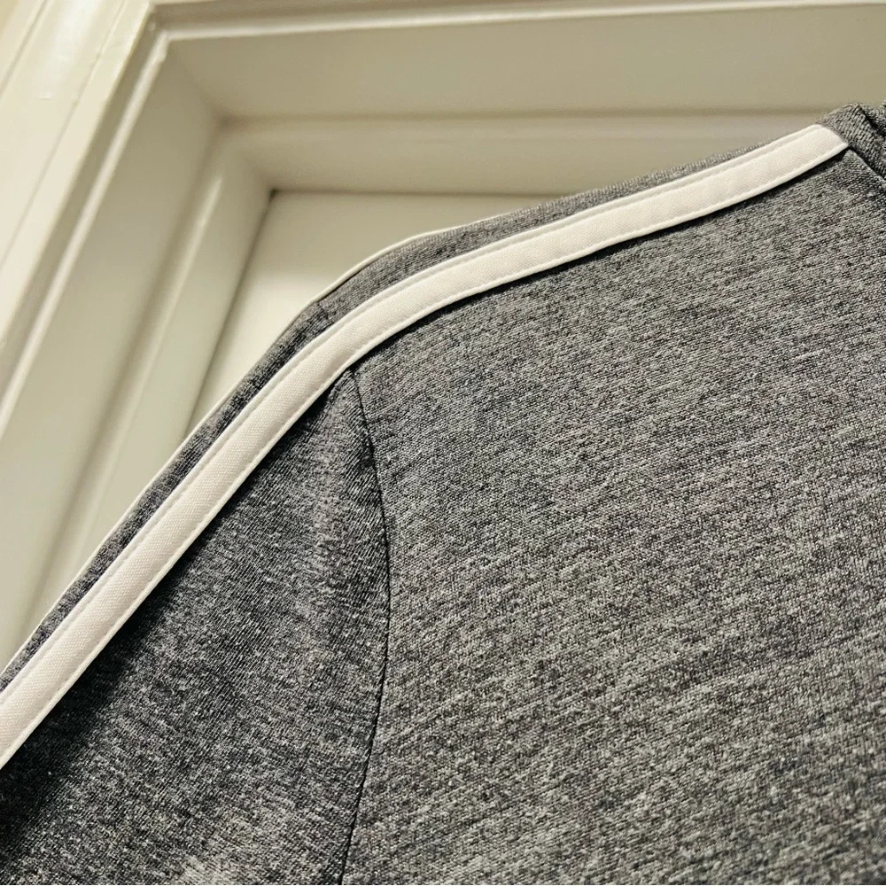 Adidas Pull-over Lightweight Jacket Medium Grey white stripes hoodie - Picture 4 of 6